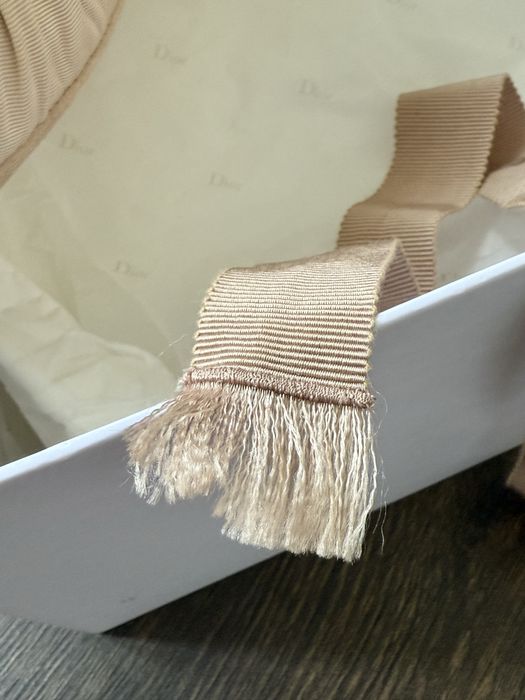 Балетки Dior бежеві ( нові)
