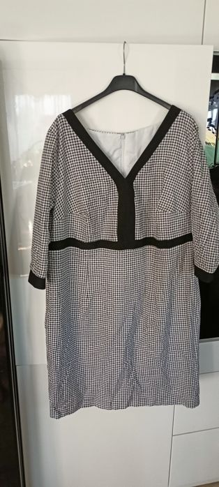 Cudna sukienka w pepitke r46/48