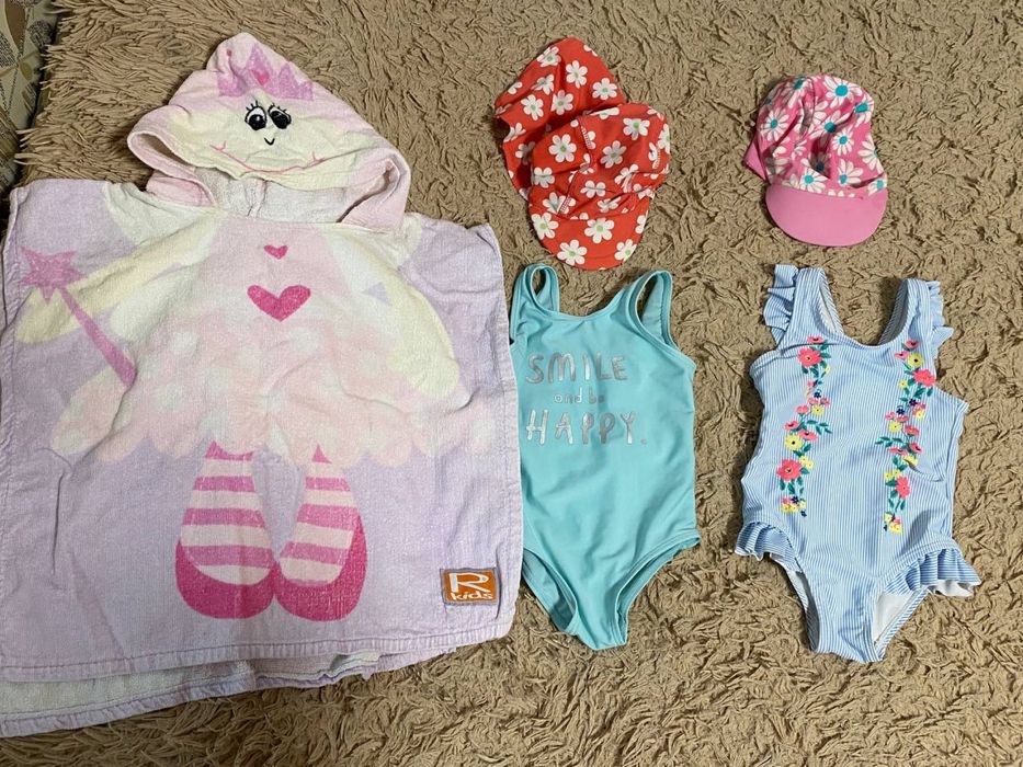 Купальники і пончо на 12-18 місяців