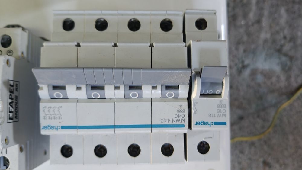 Sistema Solar Trifásico GoodWe 4kW Completo – Inversor + Smart Meter + Proteções