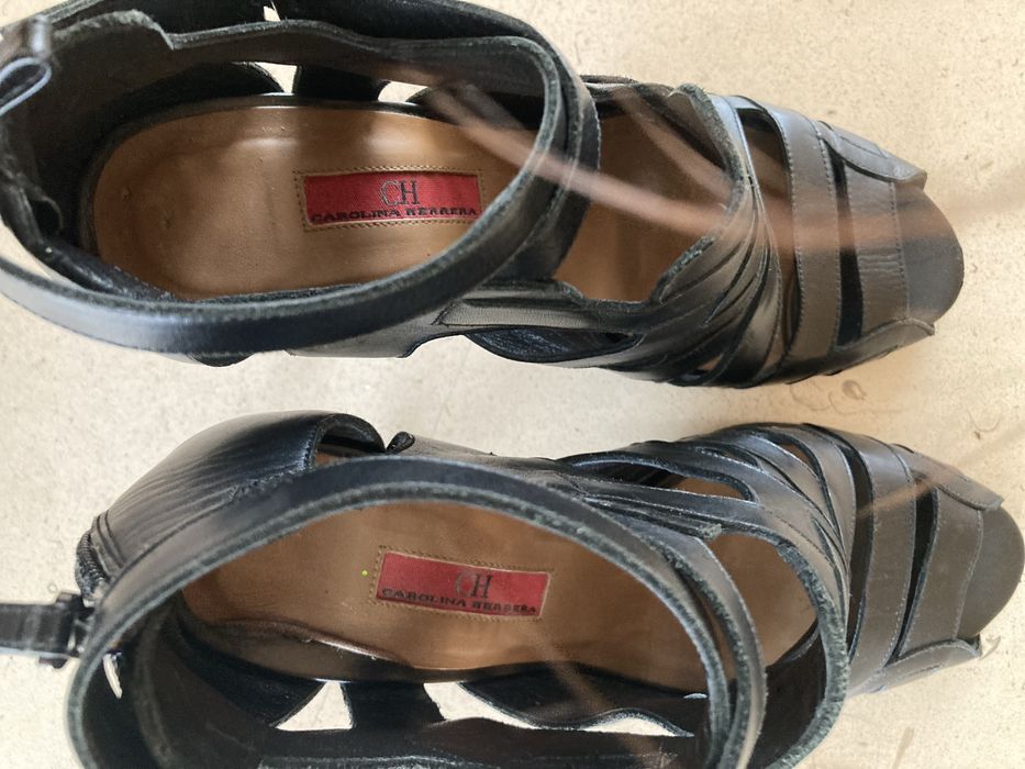 Carolina Herrera sapato alto em pele genuína