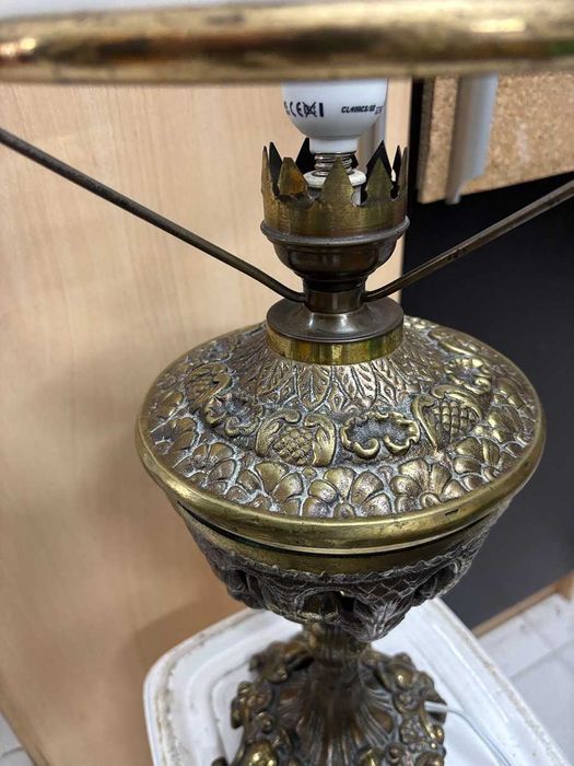 Candeeiro de mesa / secretária em latão antigo