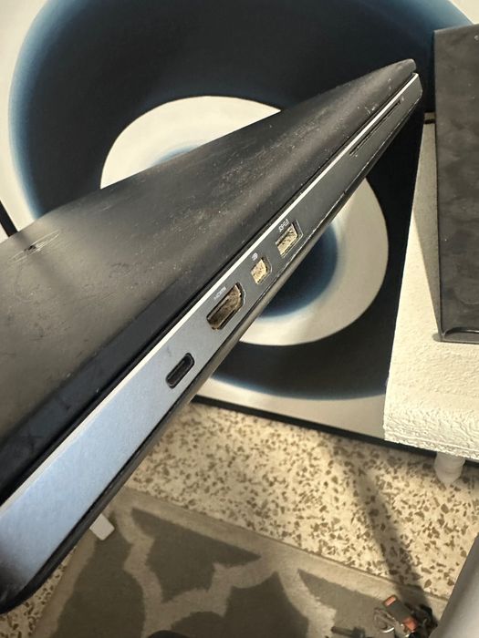 laptop Dell Precision 7520 ekran 17 cali