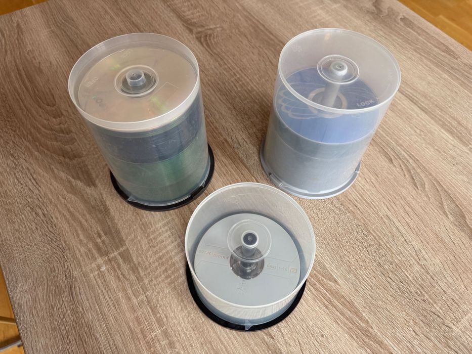 Sprzedam czyste płyty cd widoczne na zdjęciach, razem 187 sztuk