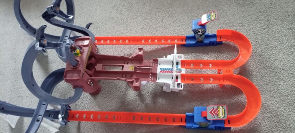 Hot wheels Marvel racer verse Pajęczynowy tor Spidermana