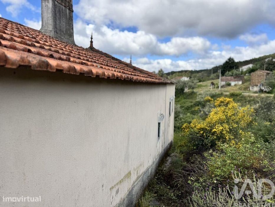 Moradia isolada em Alvares de 189,18 m2