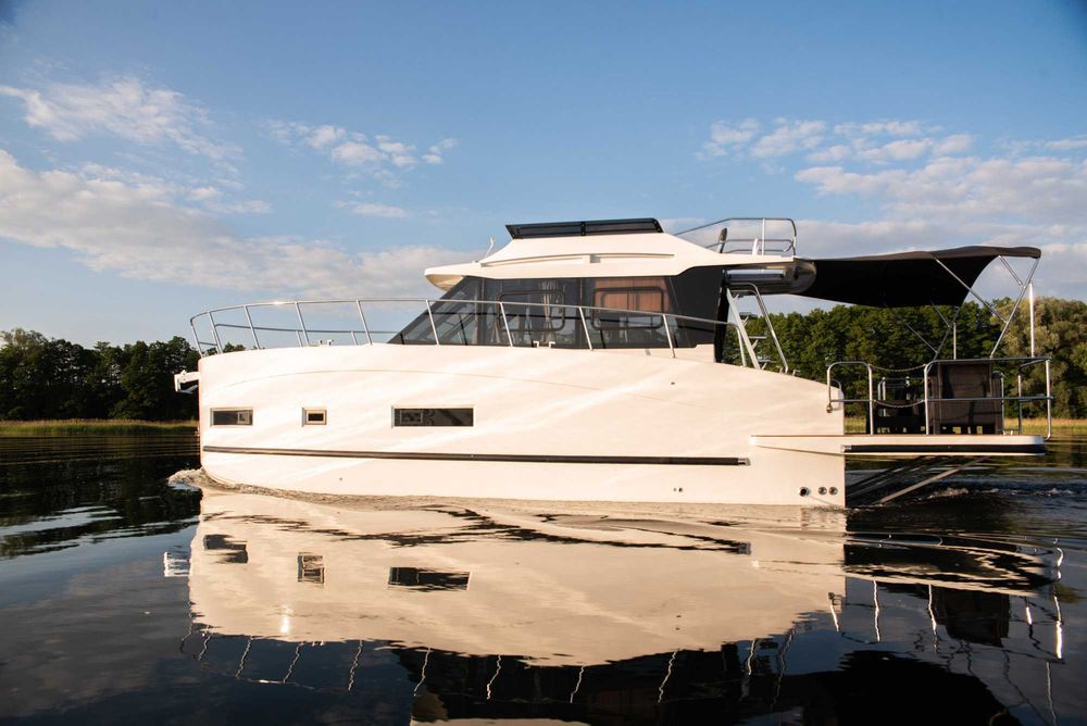 Czarter jachtu Futura 40 Flybridge - Mazury