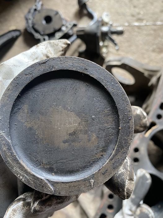 Блок циліндрів з поршнями опель вектра А 1.6