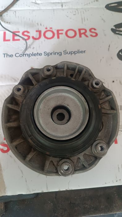 Опора переднього амортизатора BMW