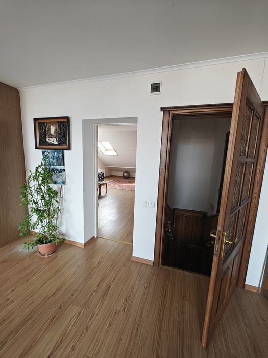 Оренда велика квартира в центрі міста.