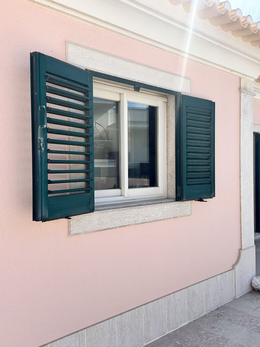 Janela com portada 110x110(altura)