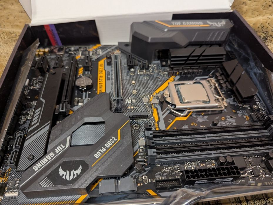 Материнська плата TUF z390-plus Gaming