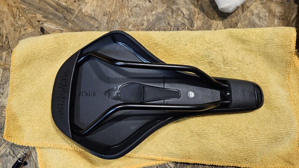 Siodło fizik terra ridon x5 145mm