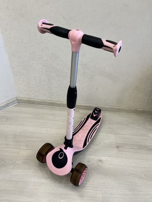 Трохколісний самокат Maraton Golf