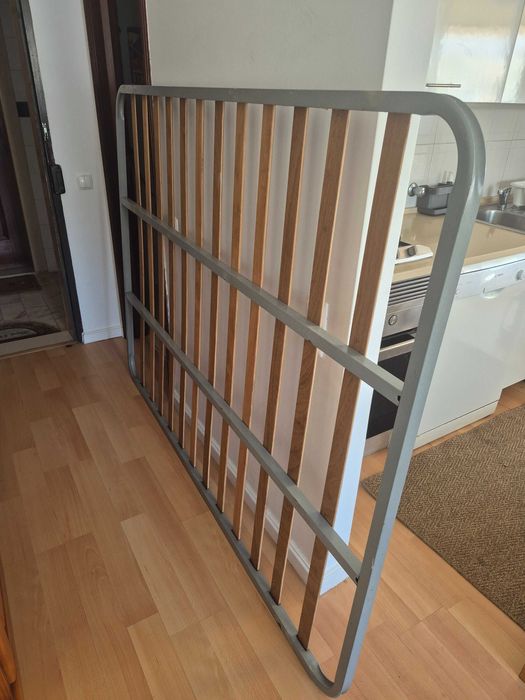 Cama madeira com estrado, sem colchão