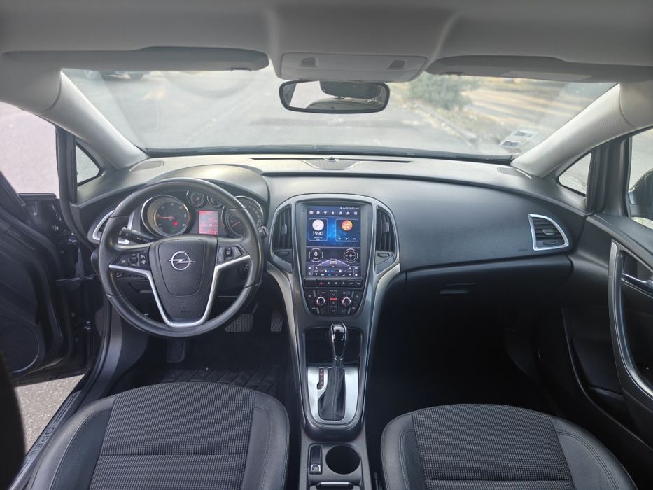 Opel Astra 2.0 TDCI 165 CV
