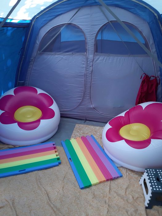 Namiot 4-osobowy z pompowanym stelażem