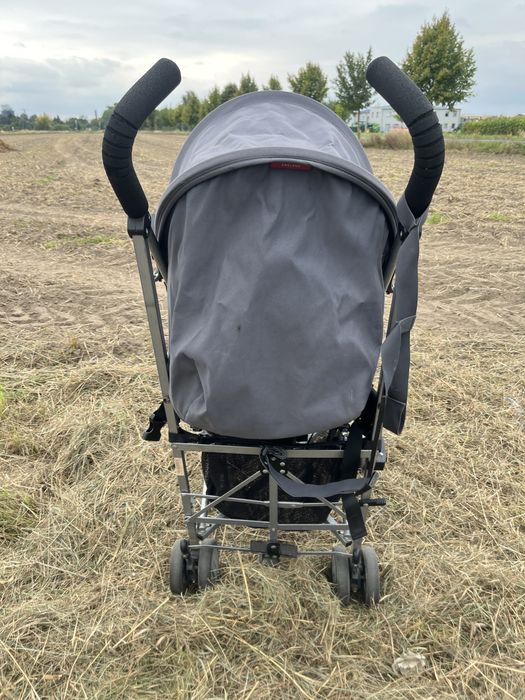 Maclaren Triumph- lekka spacerówka typu „parasolka”.