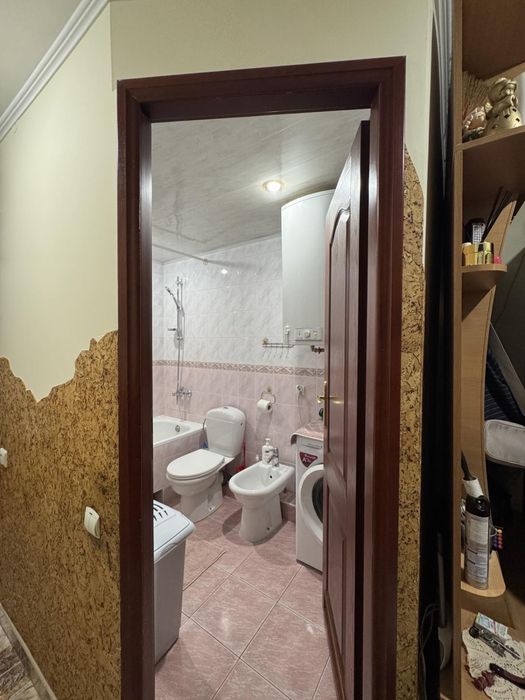 Продаж 3-х кімн в Затишному районі з меблями і технікою  70990$