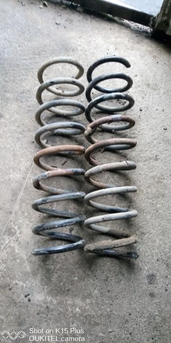 Задні пружни на Е 39 седан
