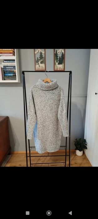 Sukienka swetrowa Minouu z golfem szara grubsza na zimę