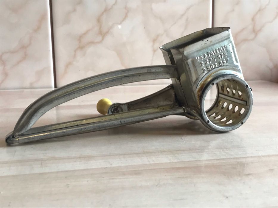 Tarka obrotowa - Mouli Grater