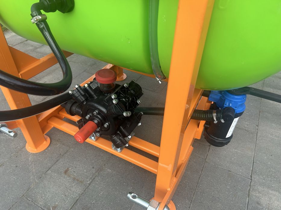 Opryskiwacz polowy zawiezany 400l 12m