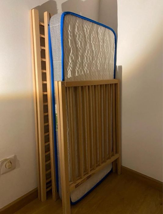 Berço bebé em madeira + colchão