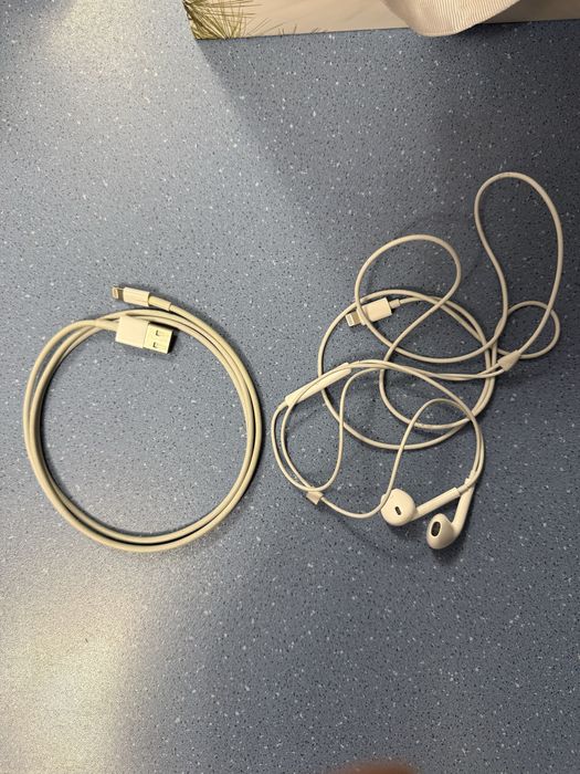 Продаю айфон XR ,в ідеальному стані,як новий.