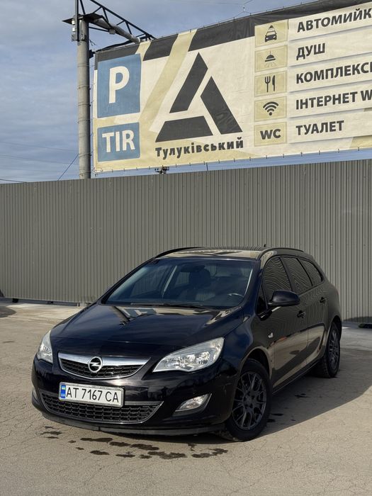 Opel Astra J 2011рік