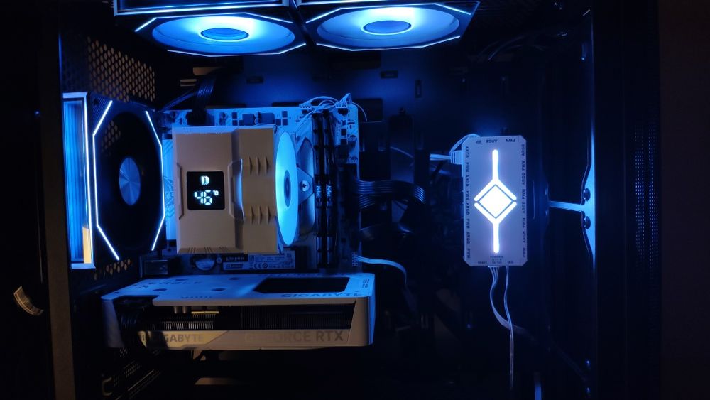 Компьютер: AMD Ryzen 5 5600X, RTX 5060, DDR4 32Gb, SSD 1Tb