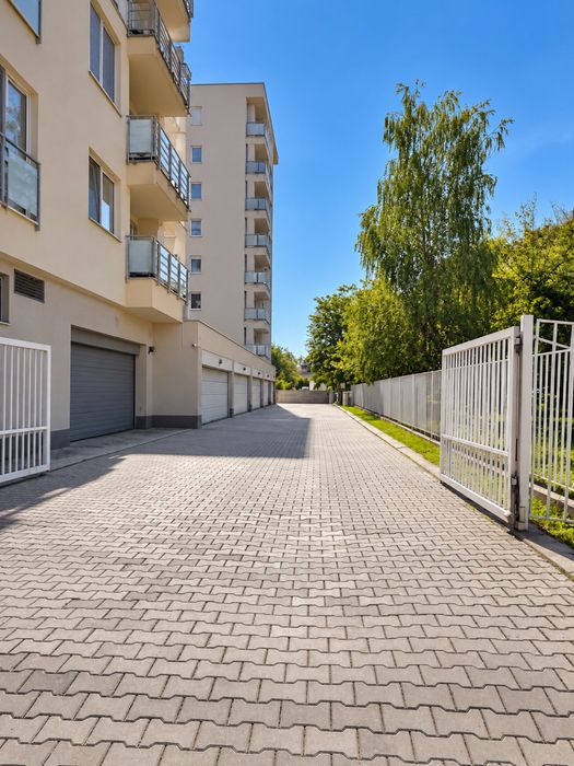 Wynajmę miejsce postojowe w garażu podziemnym – bezpieczne i wygodne - Widok 4