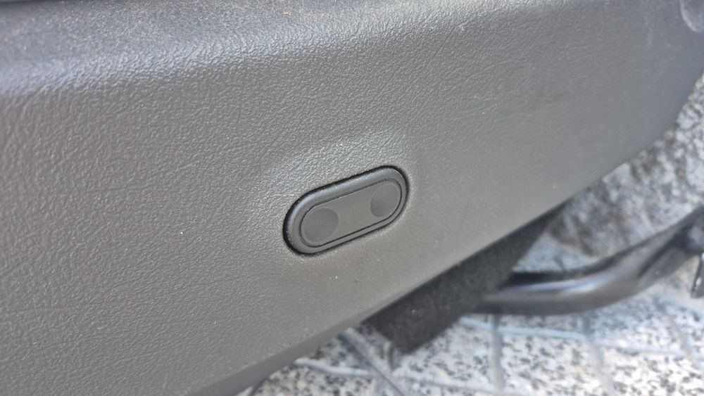 AUDI A4 B5(8D) - Bancos SPORT COM REGULAÇÃO LOMBAR ELETRICA EM PELE