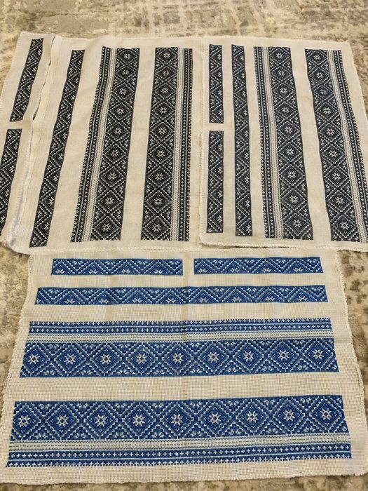 Паси. ВставкиРучна робота: вишивка хрестиком у відтінках сонця і неба”