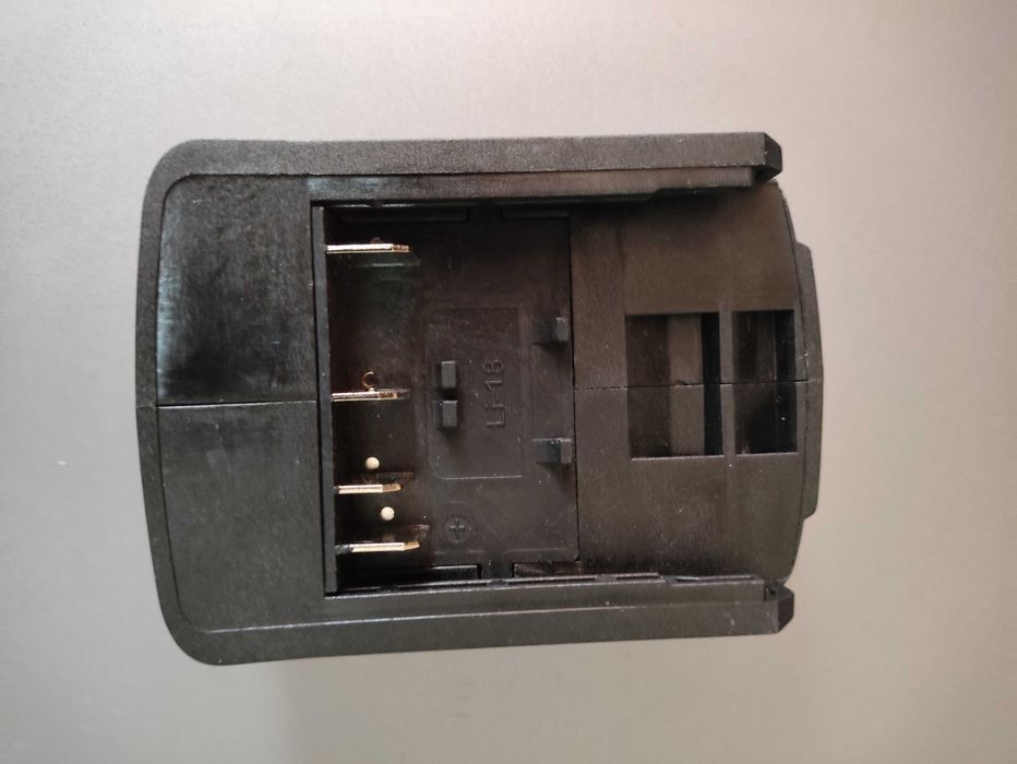 USB адаптер для батареии Bosch,Milwaukee   +ліхтар