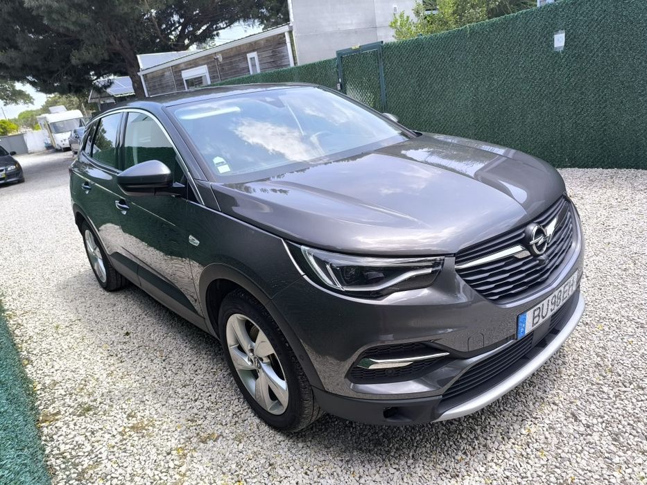 Opel grandland x phev plug-in — photo 4