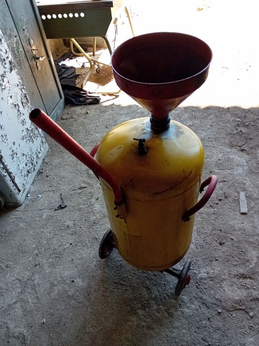 Zbiornik na olej do warsztatu