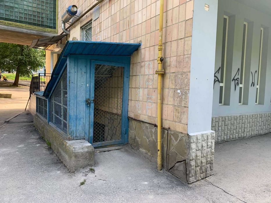 Продаж\обмін приміщення 240м2, окремий вхід