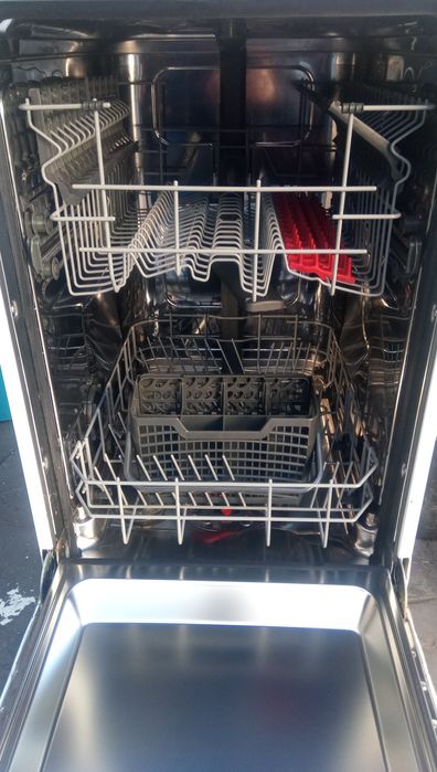 Máquina de lavar loiça AEG (45cm)