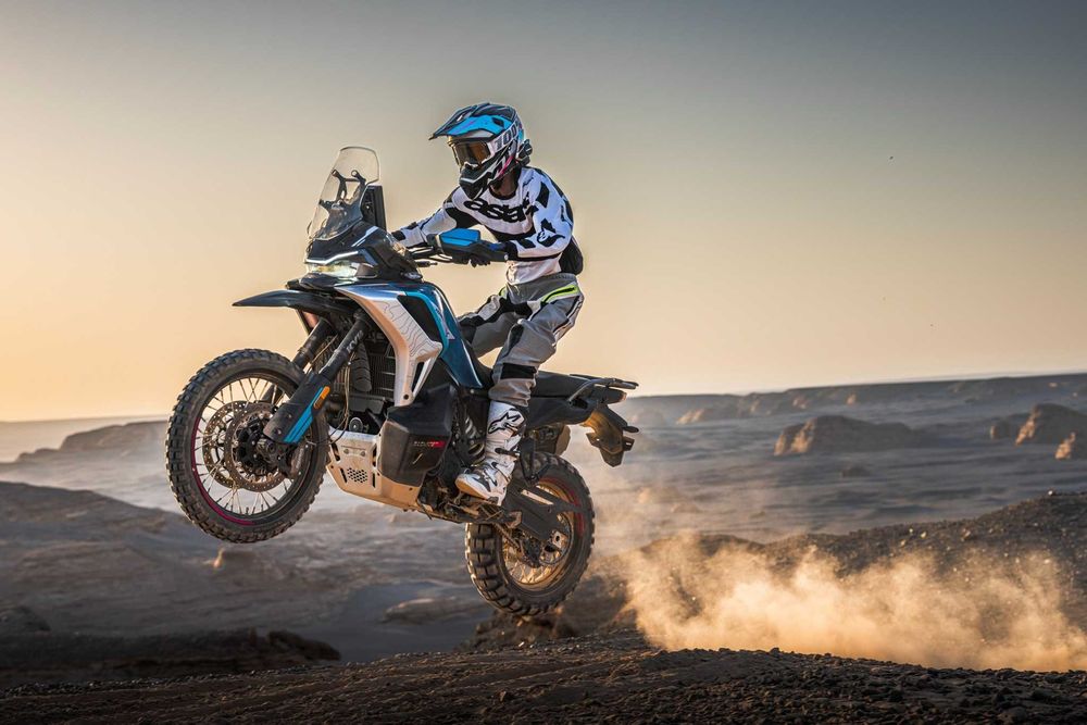 Мотоцикл CFMOTO 1000MT-X