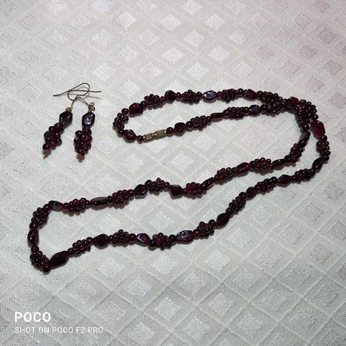 Naszyjnik (korale kolia) i kolczyki granat naturalny.