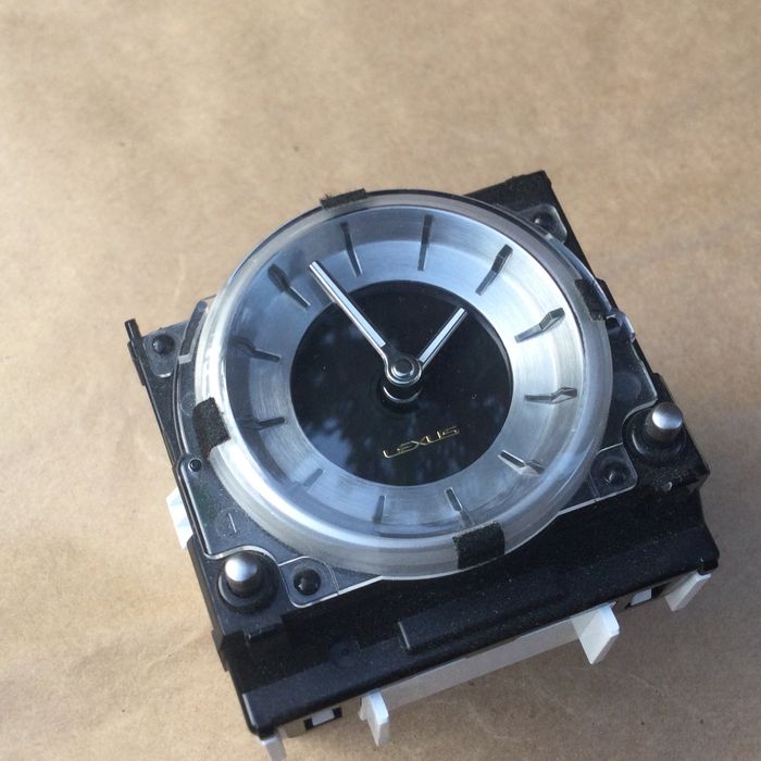 Часы автомобильные «LEXUS»