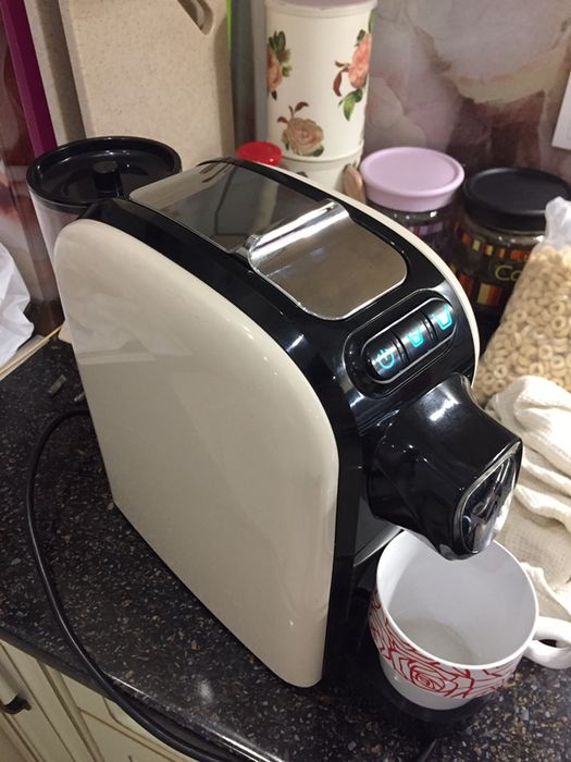 Продам кавоварку на капсули