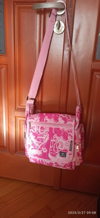 Яркая спортивная, дорожная сумка