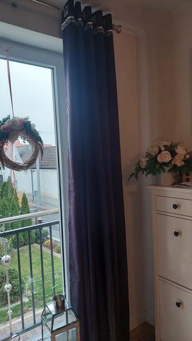 Przelotki, zasłony zaciemniające w kolorze fioletowym