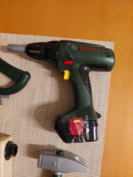 Zestaw narzędzi Bosch + kask Bosch