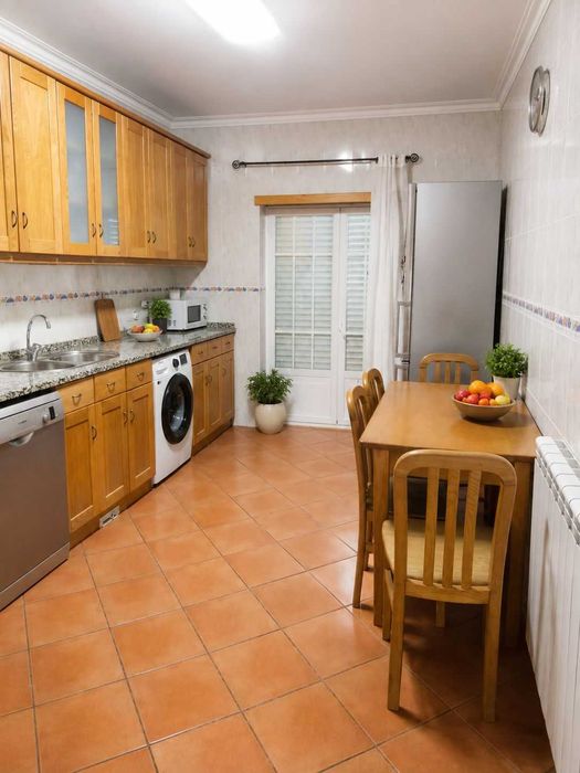 Apartamento T3 à venda na Rua Nova da Vila