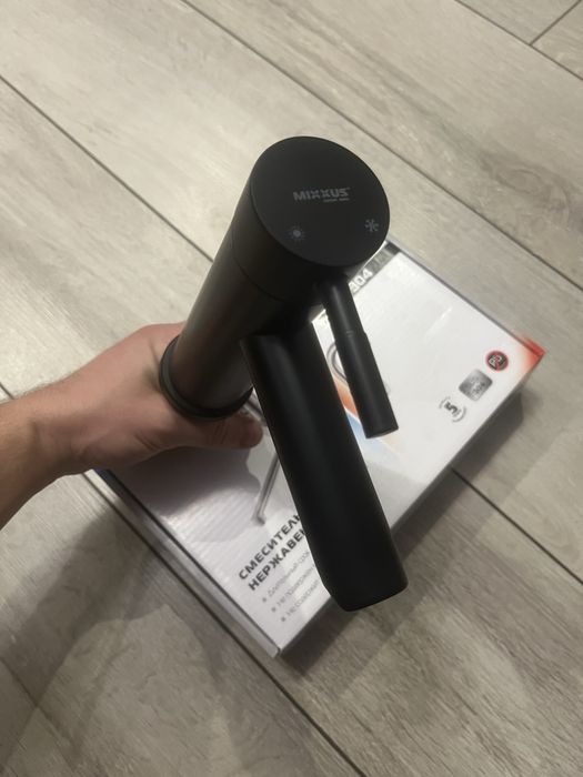 Змішувач для умивальника Mixxus SUS-001-A чорний | нержавіюча сталь