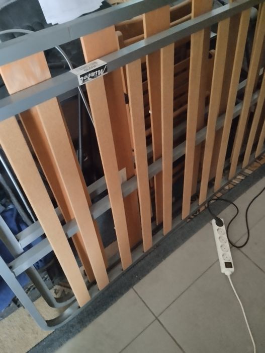 Cama de Solteiro com Colchão.   2 Unidades