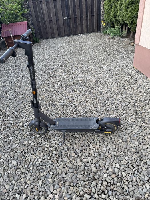 Ninebot g2 max.